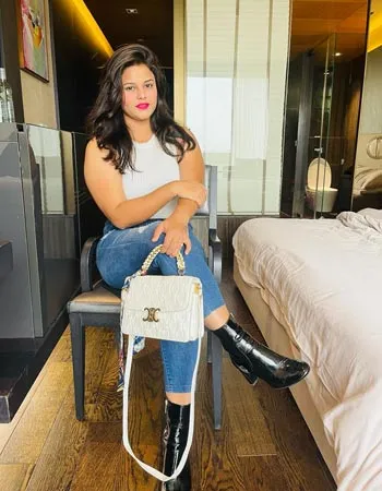 Gorgeous Kolkata Call Girl